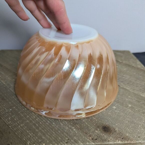 Fire KIng Peach Luster Swirl mixing bowl 8" - Picture 10 of 10
